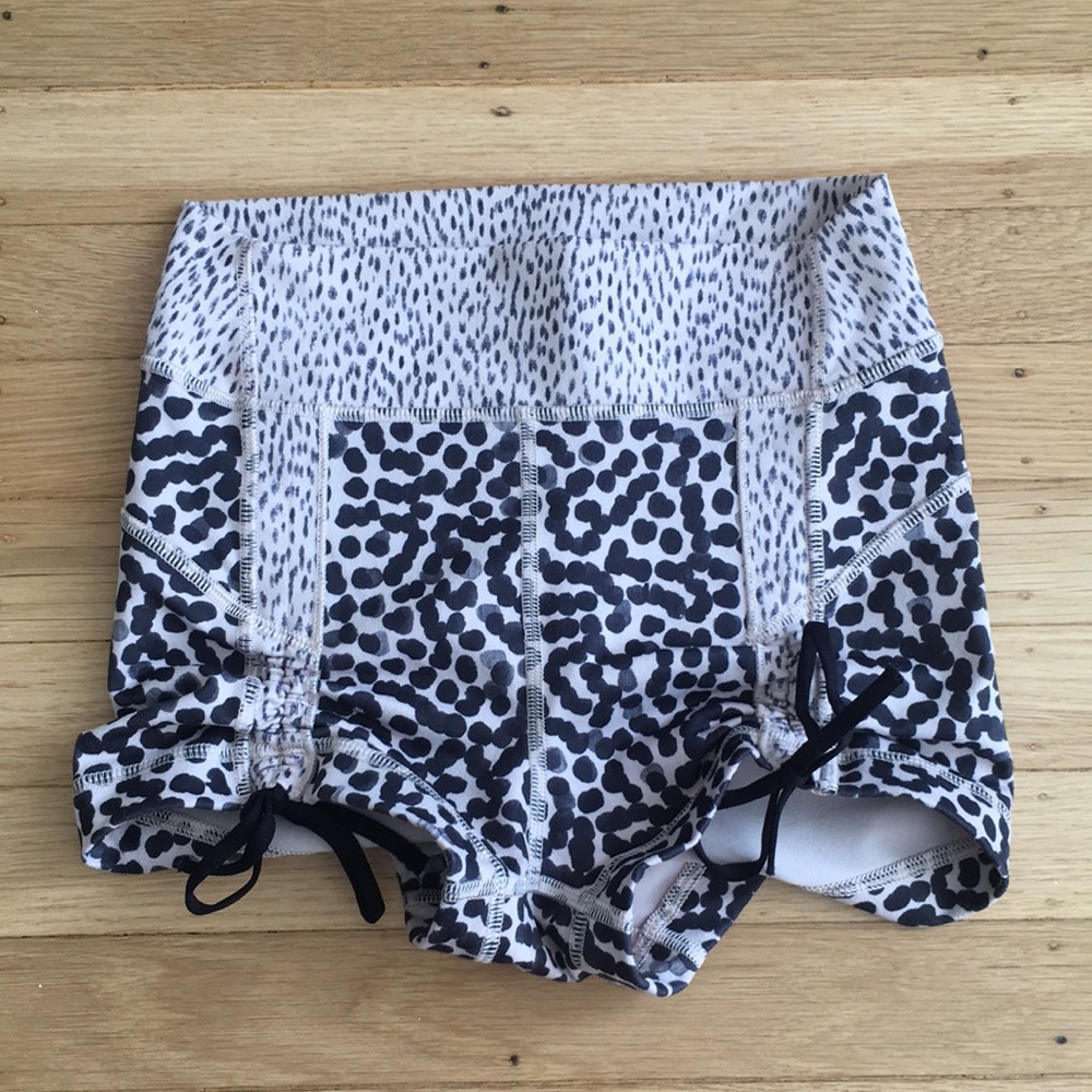 Lululemon high rise spandex shorts